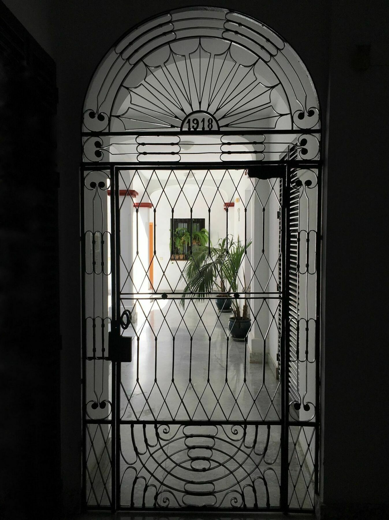 Teodosio Apartment Free Parking & Central Ac Sewilla Zewnętrze zdjęcie